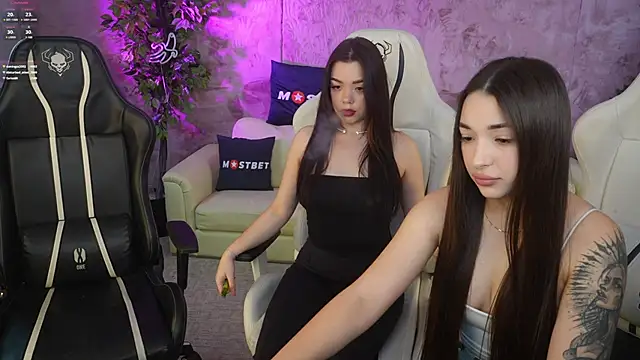 Snapshot of Jasmine_Flow chatting on 12-26-24, 03:42 Jasmine Flow online show from 12-26-24, 03:42