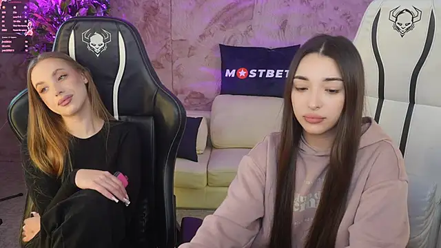 Snapshot of Jasmine_Flow chatting on 01-04-25, 07:55 Jasmine Flow online show from 01-04-25, 07:55