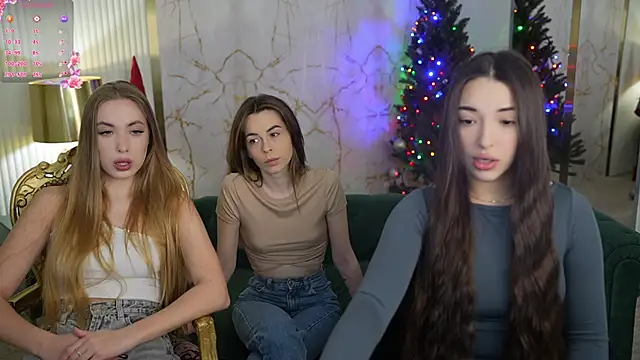 Snapshot of Jasmine_Flow chatting on 01-18-25, 03:49 Jasmine Flow online show from 01-18-25, 03:49