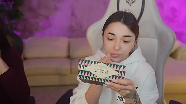 Snapshot of Jasmine_Flow chatting on 02-25-25, 08:14 Jasmine Flow online show from 02-25-25, 08:14