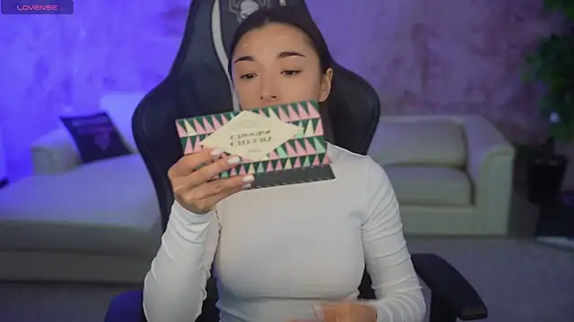 Snapshot of Jasmine_Flow chatting on 10-20-25, 06:58 Jasmine Flow online show from 10-20-25, 06:58