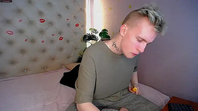 AlexxSweet online show from 03-10-25, 04:57