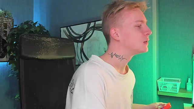 Snapshot of AlexxSweet chatting on 11-09-25, 06:55 AlexxSweet online show from 11-09-25, 06:55