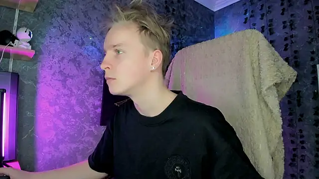 Snapshot of AlexxSweet chatting on 02-08-26, 06:39 AlexxSweet online show from 02-08-26, 06:39