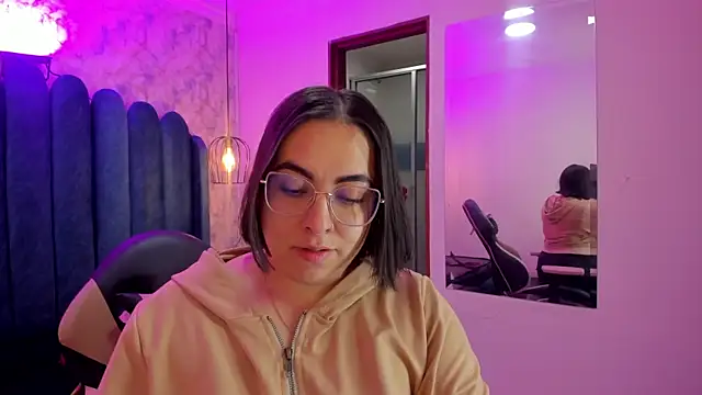 Snapshot of nalalye_cruzz_ chatting on 04-09-26, 02:22 nalalye cruzz online show from 04-09-26, 02:22