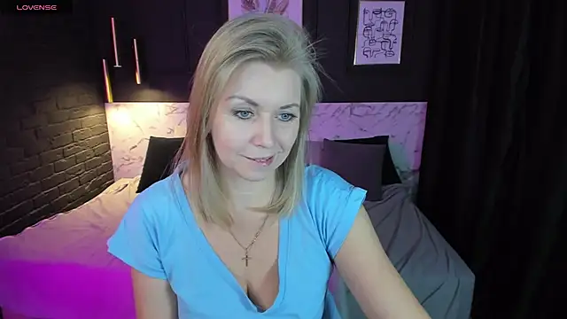 Annie Light online show from 01-24-25, 09:06