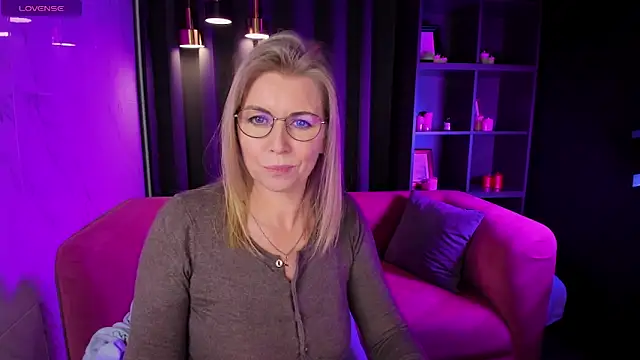 Annie Light online show from 03-03-25, 11:55