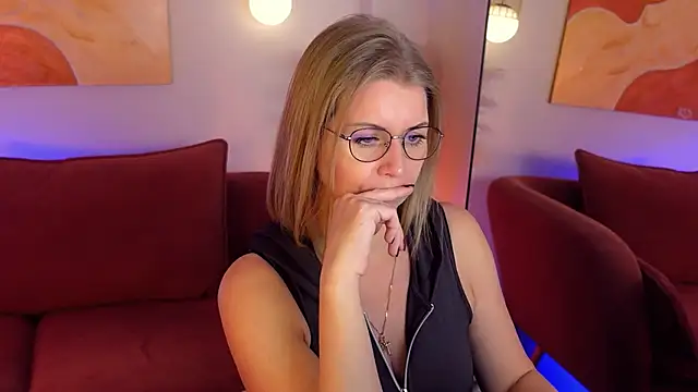 Annie Light online show from 01-19-26, 06:06