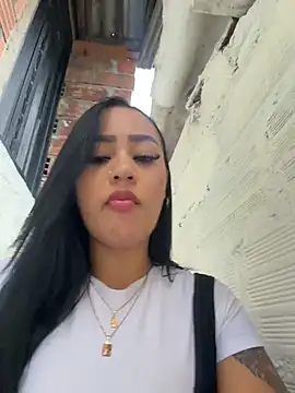 Luisa Fernandaa online show from 05-12-26, 11:02