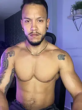 ARON TAYLER01 online show from 10-04-25, 10:24