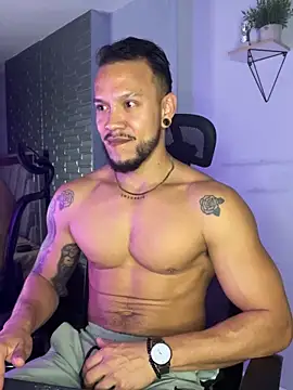 ARON TAYLER01 online show from 10-05-25, 10:24