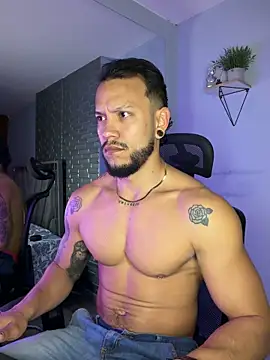 ARON TAYLER01 online show from 12-04-25, 10:24