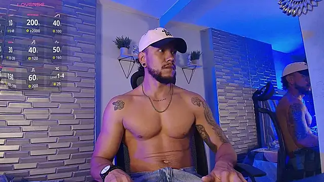ARON TAYLER01 online show from 06-16-26, 10:18