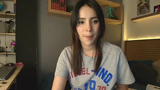 Snapshot of alicewilloww chatting on 10-10-25, 09:14 alicewilloww online show from 10-10-25, 09:14