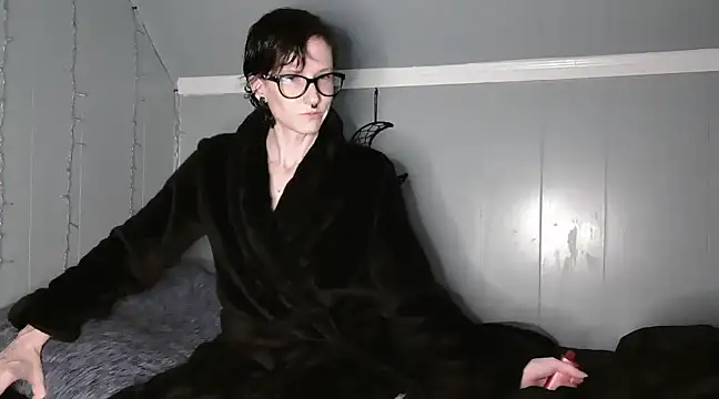 Snapshot of EsraScene chatting on 03-08-25, 03:17 EsraScene online show from 03-08-25, 03:17