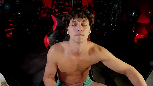 Snapshot of dirty-boss chatting on 11-29-25, 02:47 dirty-boss online show from 11-29-25, 02:47