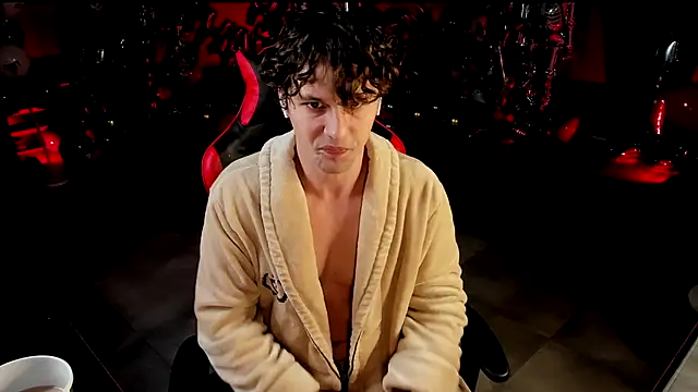 Snapshot of dirty-boss chatting on 12-14-25, 06:41 dirty-boss online show from 12-14-25, 06:41