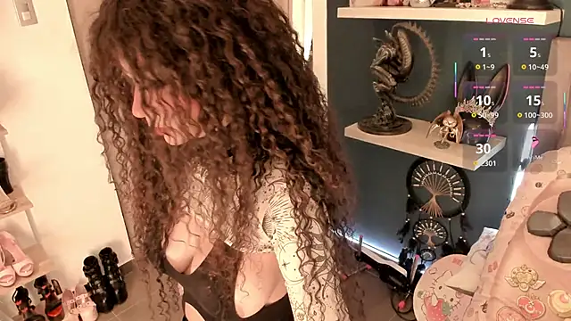 Orianna reed  online show from 11-13-25, 11:25