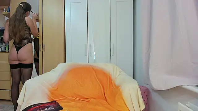 Snapshot of Rolla_Coaster chatting on 10-04-25, 01:03 Rolla Coaster online show from 10-04-25, 01:03