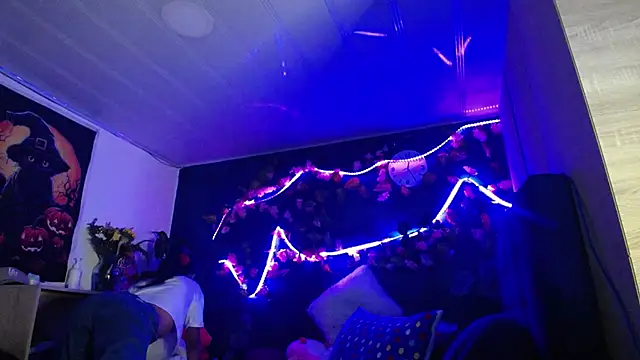 Samara Beltran online show from 12-24-24, 05:27