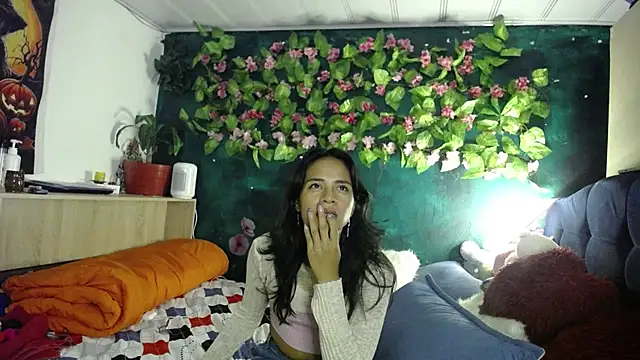 Samara Beltran online show from 01-15-25, 04:04