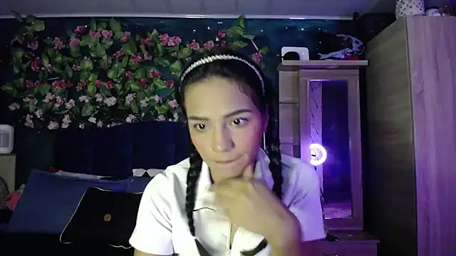 Samara Beltran online show from 01-27-25, 02:42