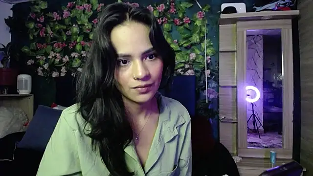 Samara Beltran online show from 01-27-25, 05:47