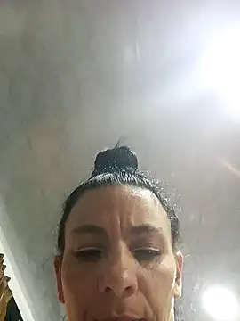 Snapshot of Michelle_mm chatting on 02-01-25, 03:28 Michelle mm online show from 02-01-25, 03:28