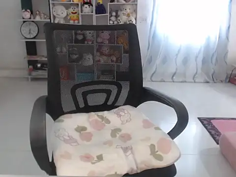 Snapshot of TinyGirls chatting on 09-19-25, 03:08 TinyGirls online show from 09-19-25, 03:08