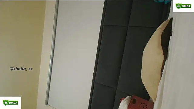 Snapshot of ximtia_xs chatting on 10-28-25, 02:37 ximtia xs online show from 10-28-25, 02:37
