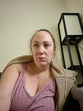 Wisie Cutie online show from 12-08-24, 01:03