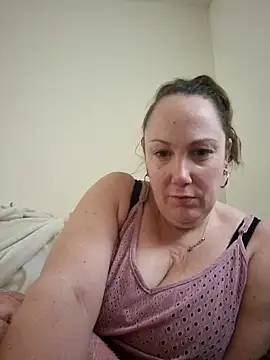 Wisie Cutie online show from 01-18-25, 03:16