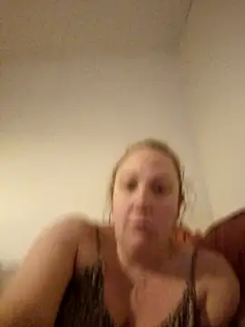 Wisie Cutie online show from 02-06-25, 11:04