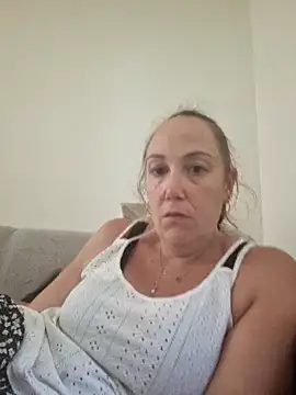 Wisie Cutie online show from 09-19-25, 03:45