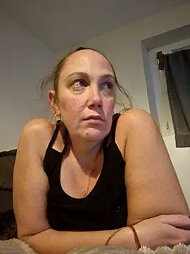 Wisie Cutie online show from 11-18-25, 11:15