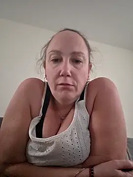 Wisie Cutie online show from 03-12-26, 04:35