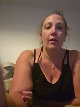 Snapshot of Wisie_Cutie chatting on 05-31-26, 10:22 Wisie Cutie online show from 05-31-26, 10:22