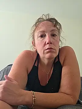 Snapshot of Wisie_Cutie chatting on 06-06-26, 12:54 Wisie Cutie online show from 06-06-26, 12:54