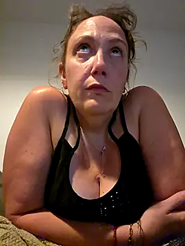 Snapshot of Wisie_Cutie chatting on 06-12-26, 11:46 Wisie Cutie online show from 06-12-26, 11:46