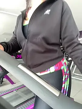 Snapshot of soyemi chatting on 02-11-26, 06:57 soyemi online show from 02-11-26, 06:57