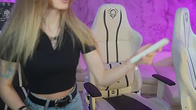 Kisasolo online show from 03-05-25, 04:02