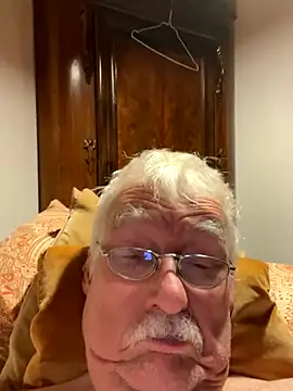 Snapshot of Steffibi1954 chatting on 11-03-25, 04:25 Steffibi1954 online show from 11-03-25, 04:25