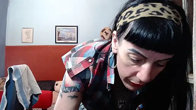 Gretella online show from 10-16-25, 03:18