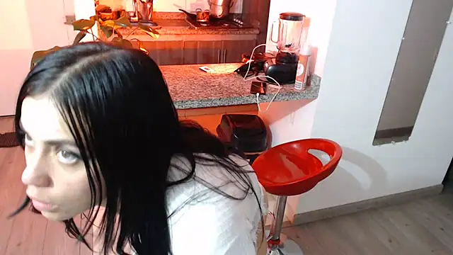 i am nina  online show from 12-07-24, 01:47