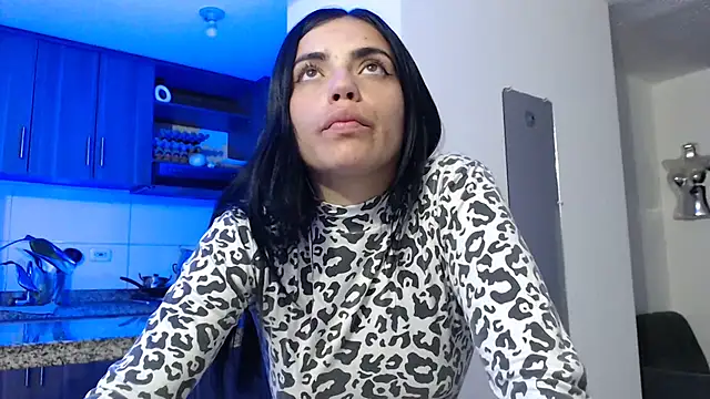 i am nina  online show from 12-10-24, 05:50