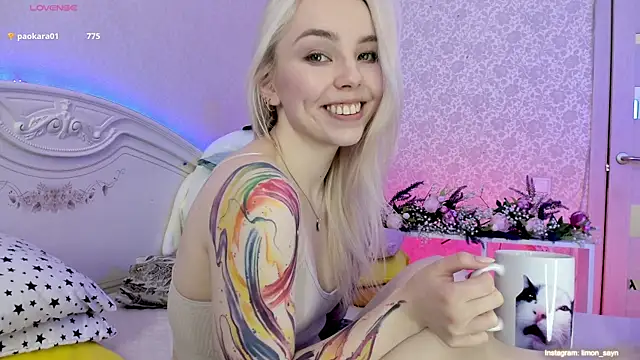 LillyMoure  online show from 03-11-25, 03:05