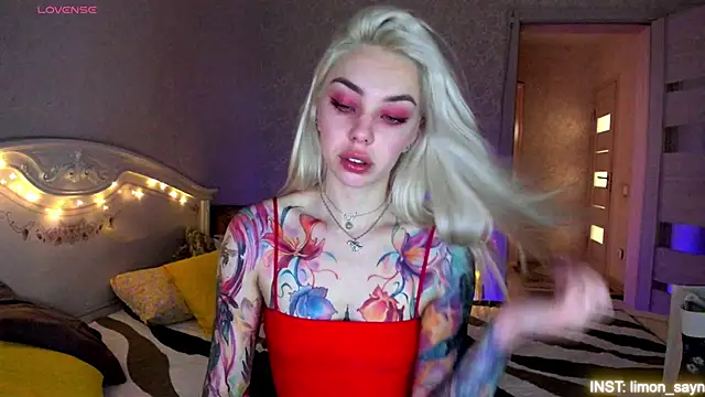 LillyMoure  online show from 06-16-26, 11:29