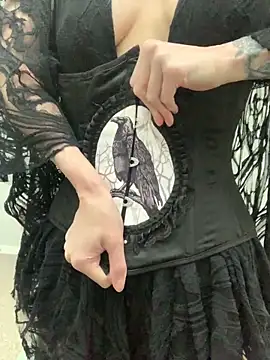 MissCumberdale online show from 09-13-25, 05:24