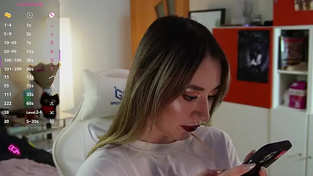 Snapshot of Fiona-Love chatting on 09-21-25, 03:24 Fiona-Love online show from 09-21-25, 03:24