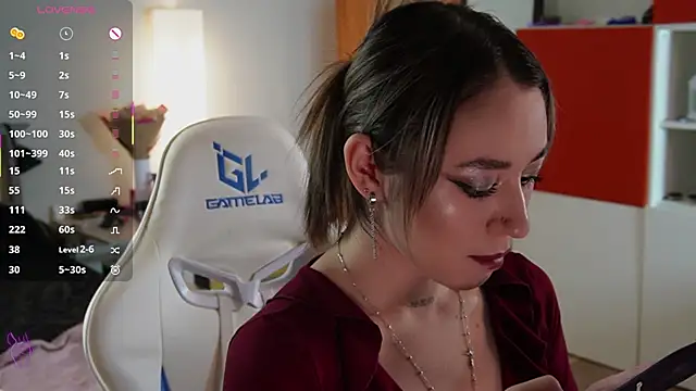 Snapshot of Fiona-Love chatting on 10-01-25, 03:18 Fiona-Love online show from 10-01-25, 03:18